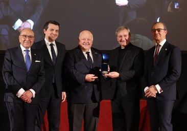 El Círculo de la Amistad reconoce al Cabildo Catedral de Córdoba con su Medalla de Oro