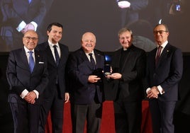 El Círculo de la Amistad reconoce al Cabildo Catedral de Córdoba con su Medalla de Oro