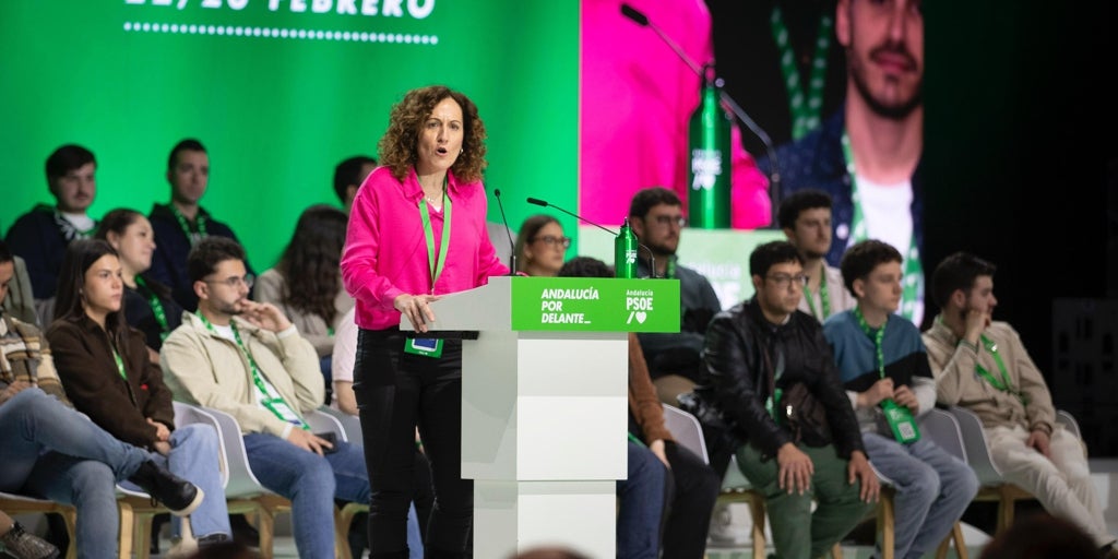 CCOO y UGT dan su apoyo explícito a María Jesús Montero para «hacer políticas valientes y de izquierdas»