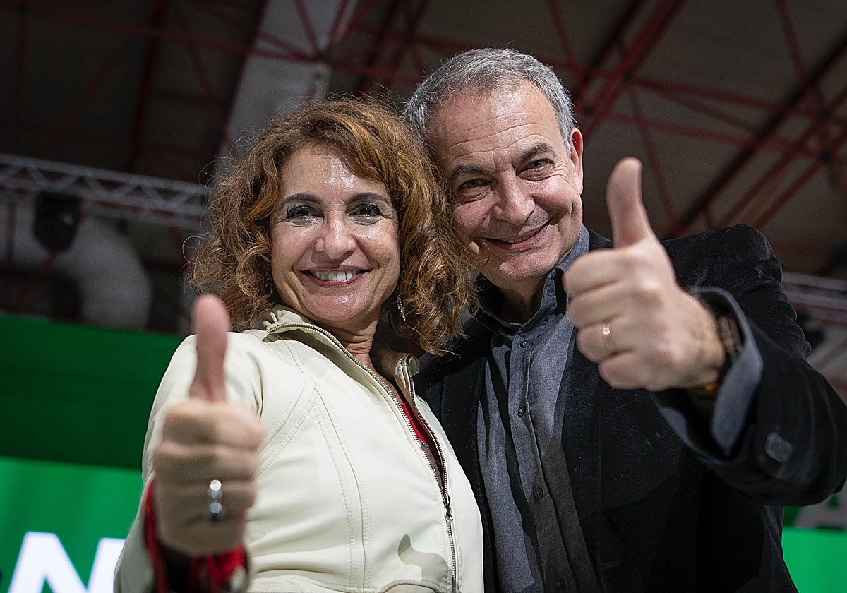 María Jesús Montero y Rodríguez Zapatero, en el congreso regional del PSOE-A en Granada