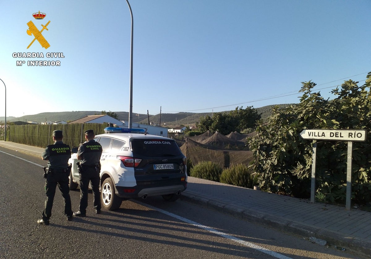 Agentes de la Guardia Civil en la localidad de Villa del Río en una imagen de archivo