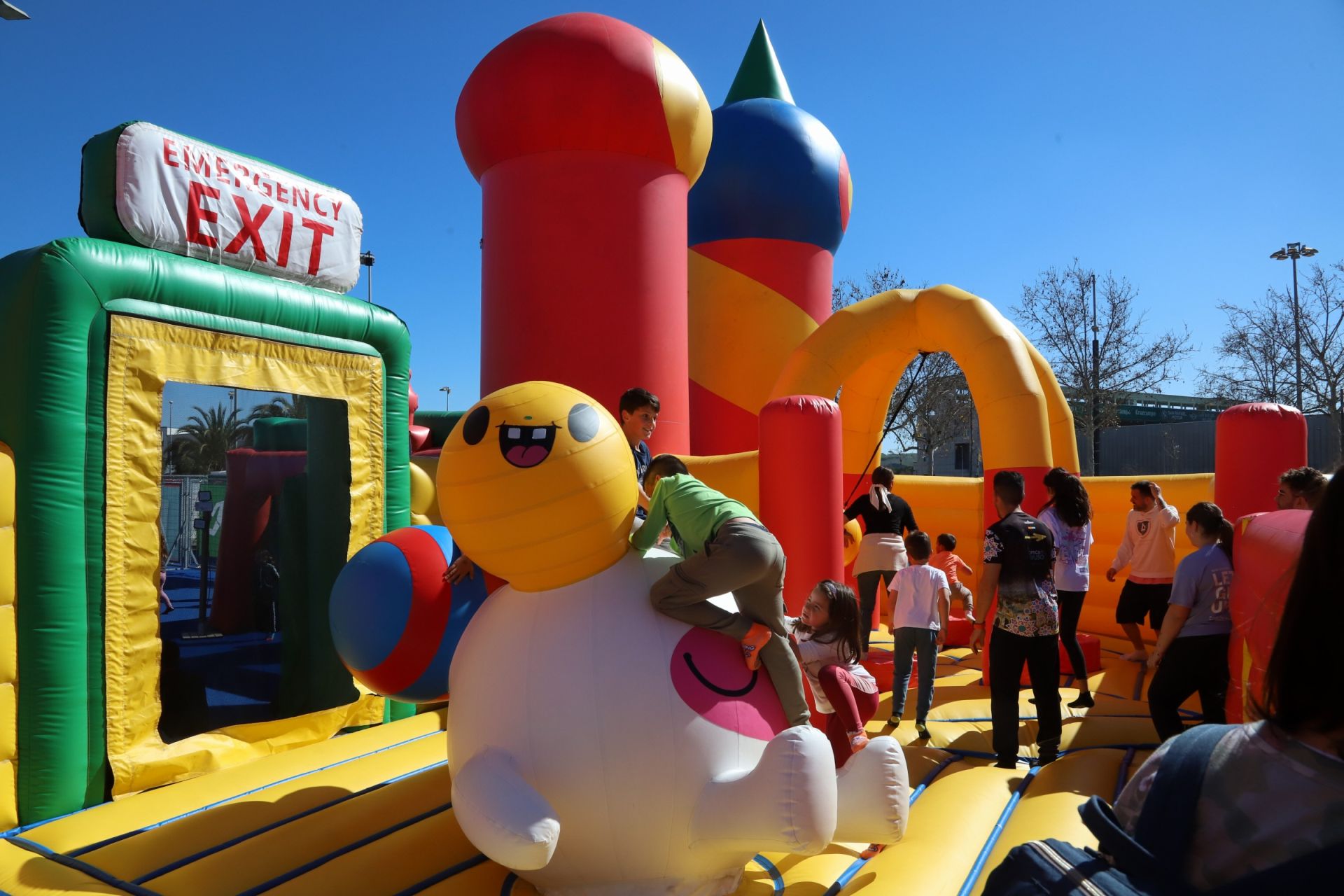 El parque hinchable más grande de Europa aterriza en Córdoba: diversión garantizada para los niños