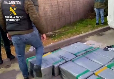 Cae en Cantabria una red con capacidad para introducir hasta 600 kilos de cocaína en toda Europa escondida en dobles fondos