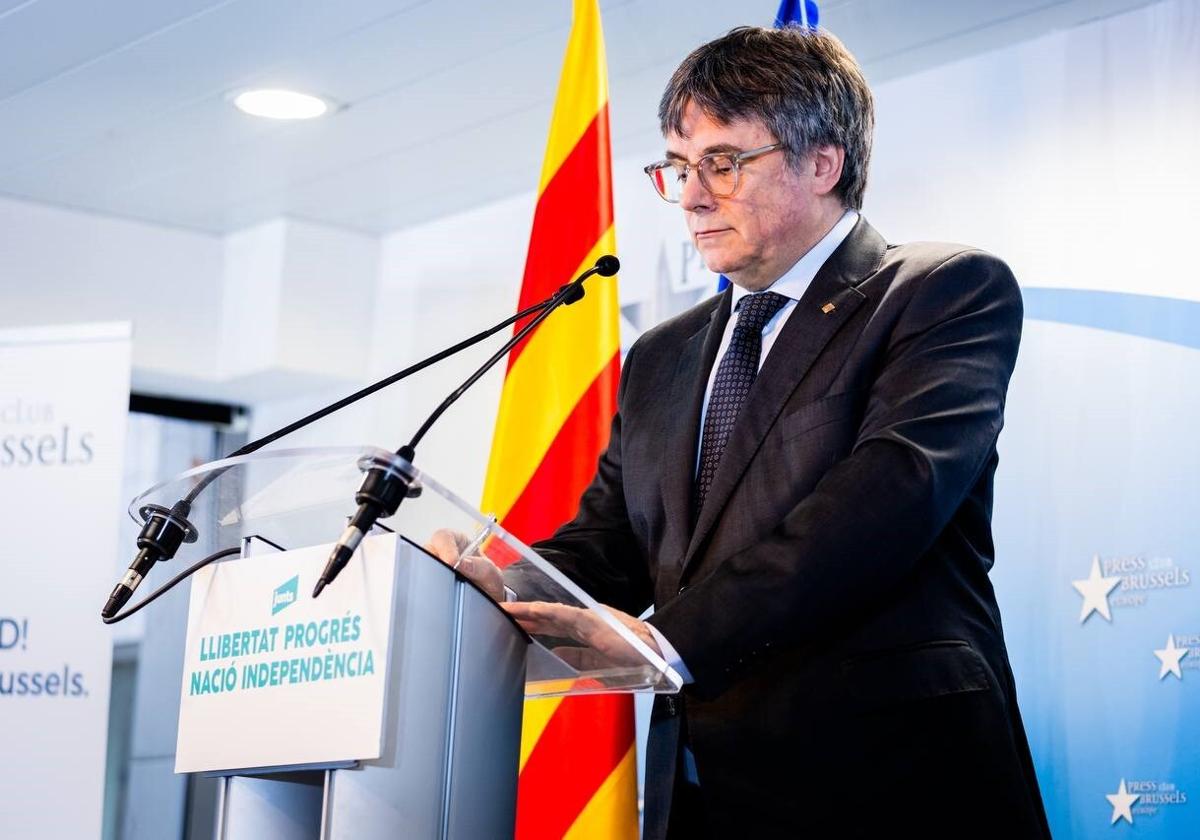 Enfado mayúsculo de Puigdemont ante el «chantaje» de Zapatero