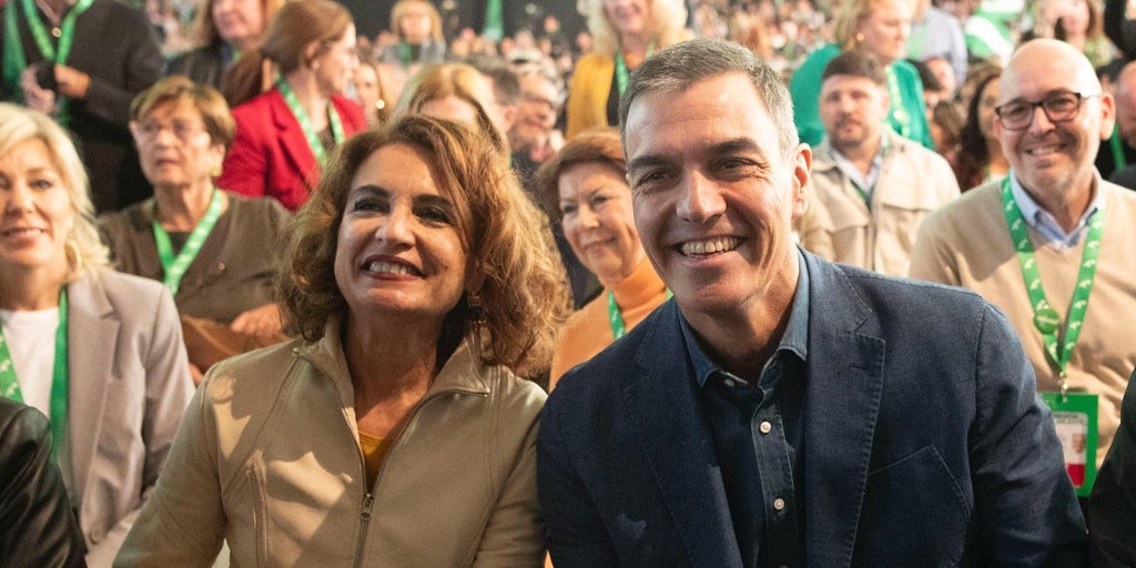 Pedro Sánchez:  «En 2026 vamos a pasar el verbo privatizar de Moreno Bonilla al verbo blindar de María Jesús Montero»