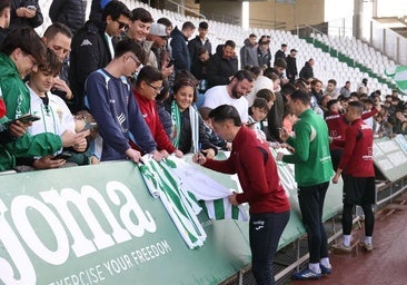 El Córdoba CF ofrece un entrenamiento a puerta abierta el Día de Andalucía