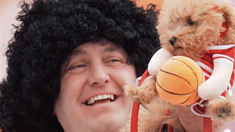 El Carnaval más tierno tiene campeones: Sombra y Nono, dos veteranos perritos de 15 y 9 años