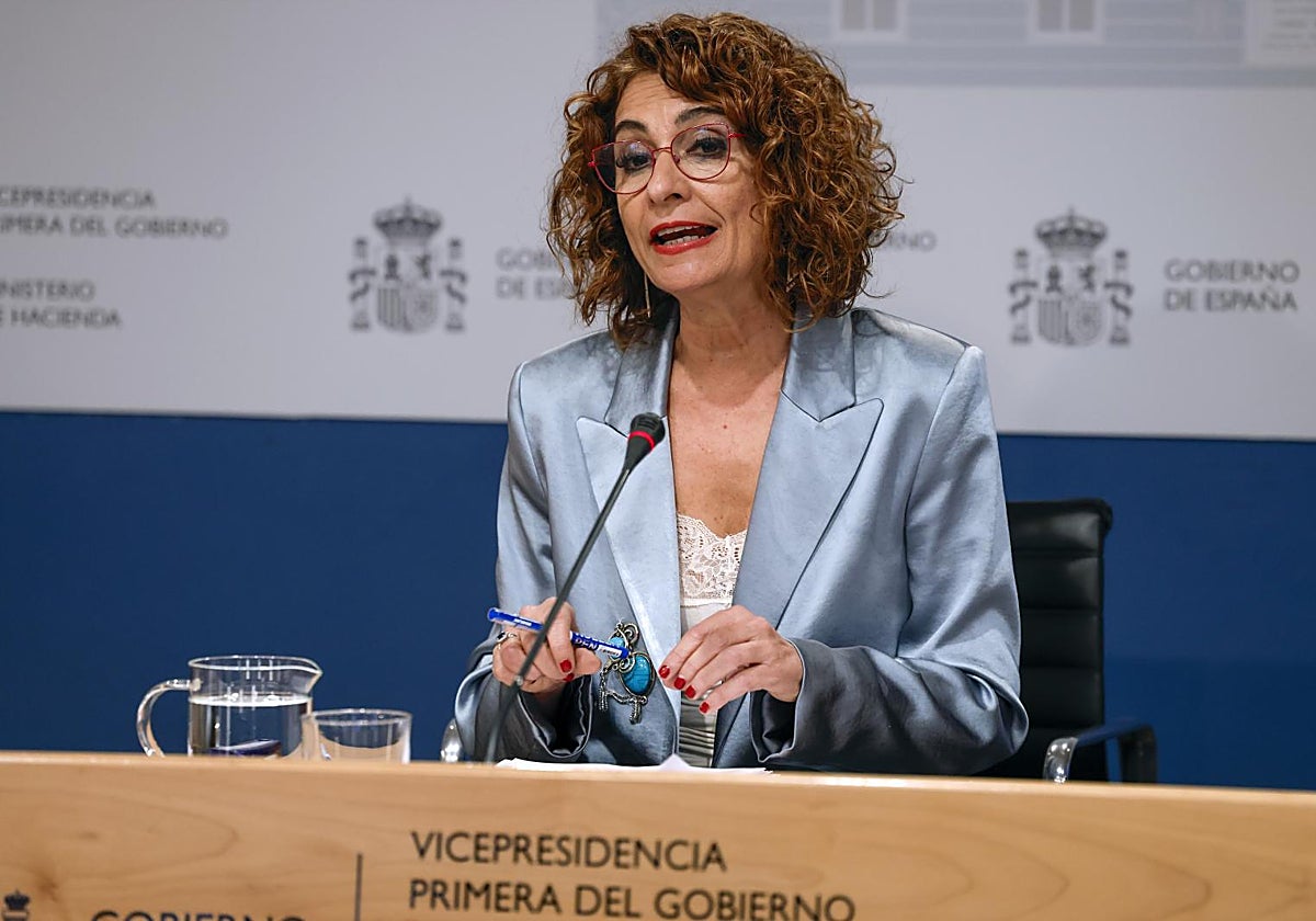 La vicepresidenta primera del Gobierno y ministra de Hacienda, María Jesús Montero