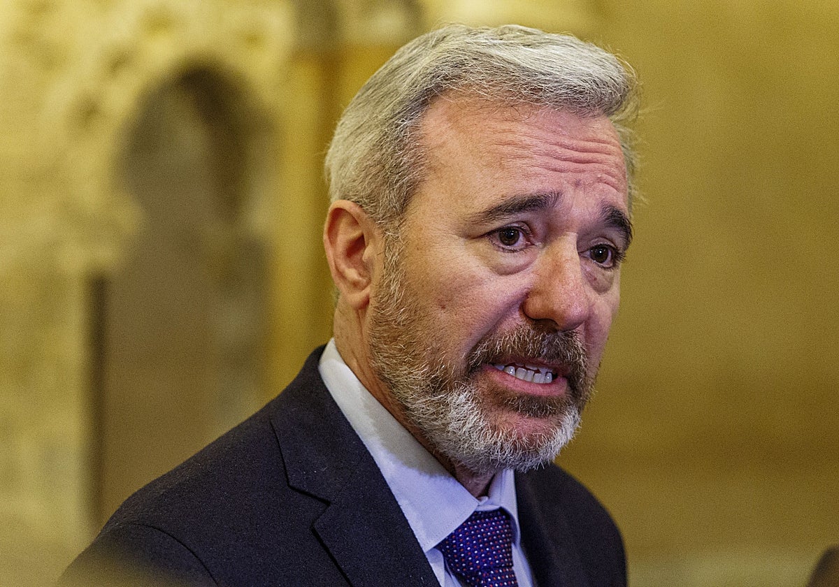 Azcón saca la pizarra, a lo Revilla: «La mal llamada condonación de la  deuda es una trampa. Cada aragonés pagará 257€ más»