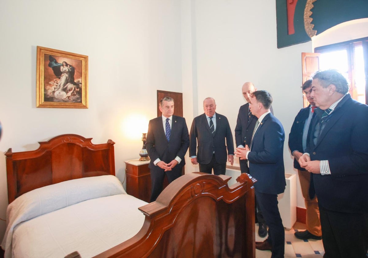 Visita a la recreación de la habitación de Blas Infante