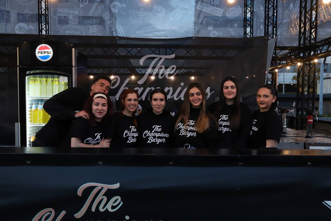 La esperada inauguración de The Champions Burger Córdoba, en imágenes