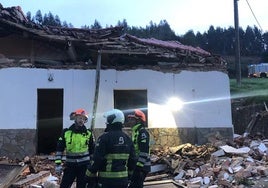 El derrumbamiento de una casa en Gozo (Asturias) deja 12 heridos, siete de ellos menores