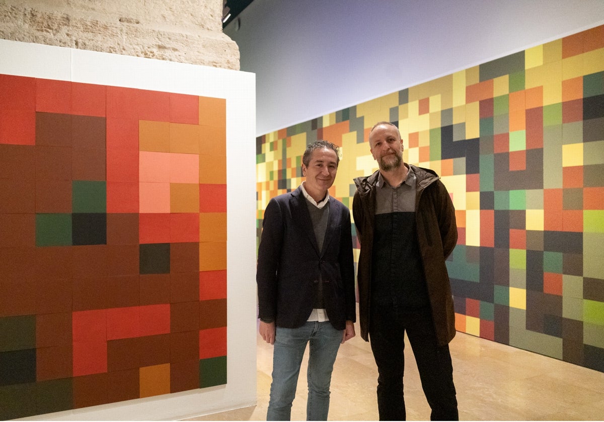 Nicolás Bugeda y Hugo Martínez-Tormo, en la exposición 'El Bosque' en el Centre del Carme Cultura Contemporània de Valencia