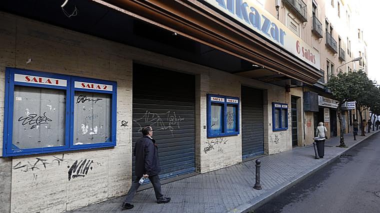 Fachada del antiguo cine Alkázar