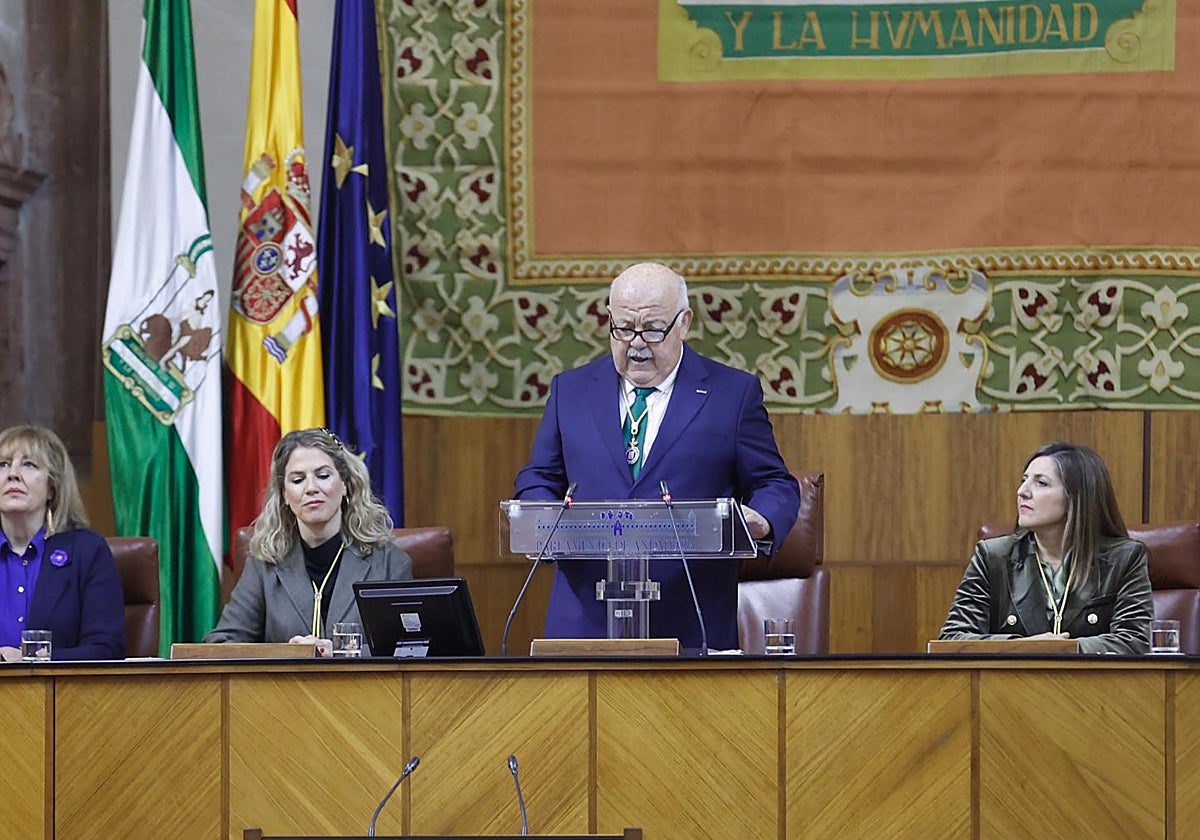 Jesús Aguirre durante su discurso en el Parlamento