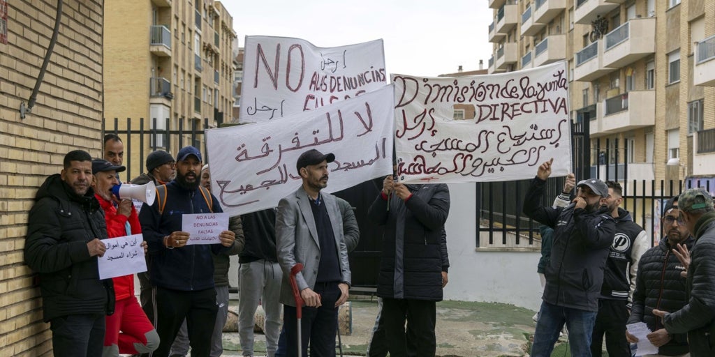 La Comunidad Islámica de Salamanca estalla contra su líder: «Es un dictador»