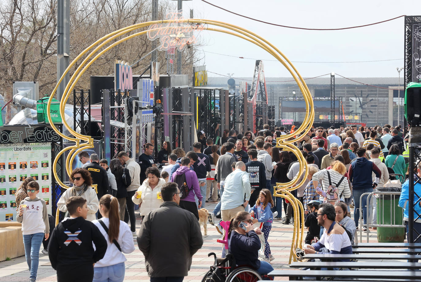 La multitudinaria Champions Burger en Córdoba, en imágenes