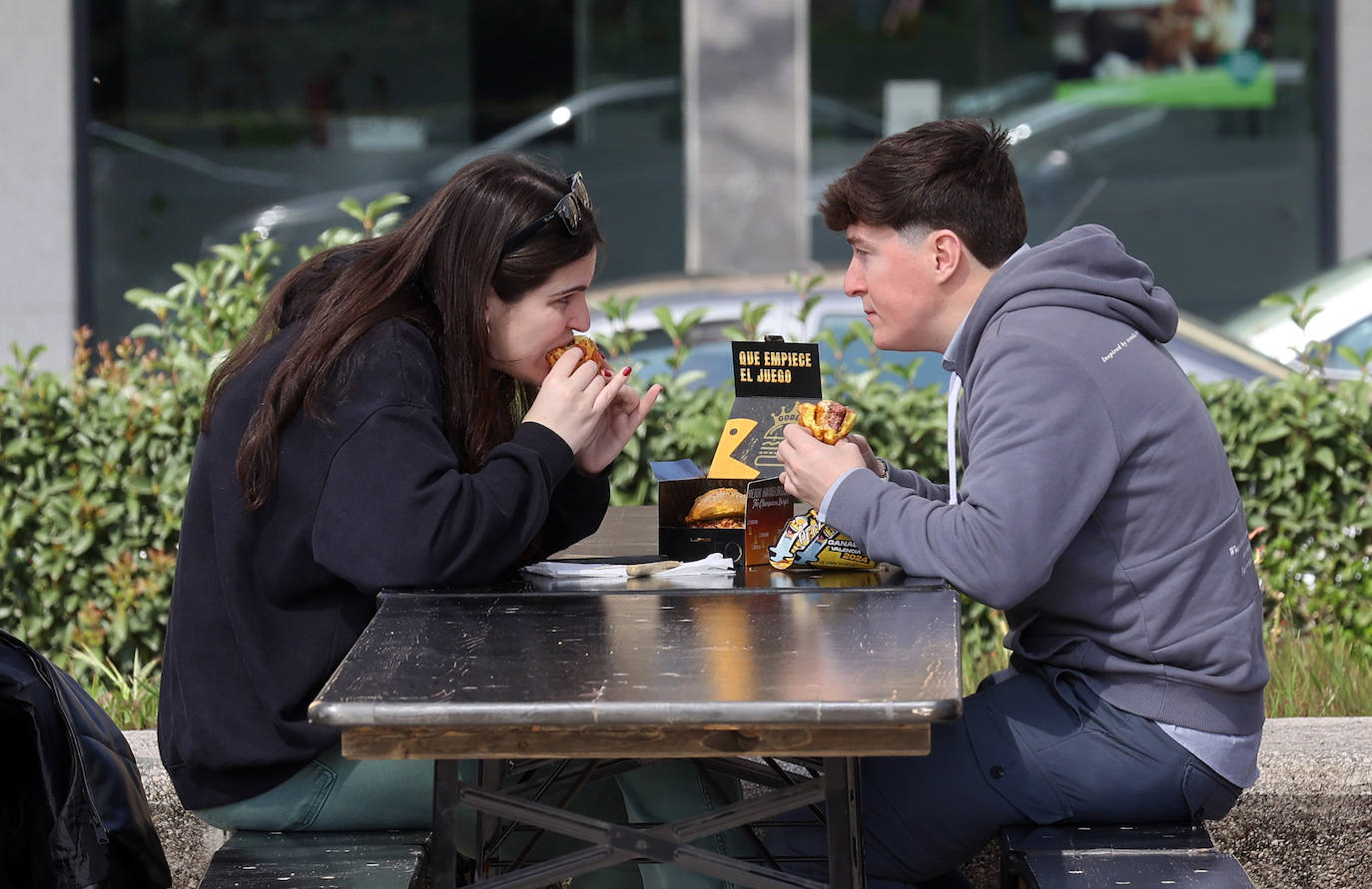 La multitudinaria Champions Burger en Córdoba, en imágenes
