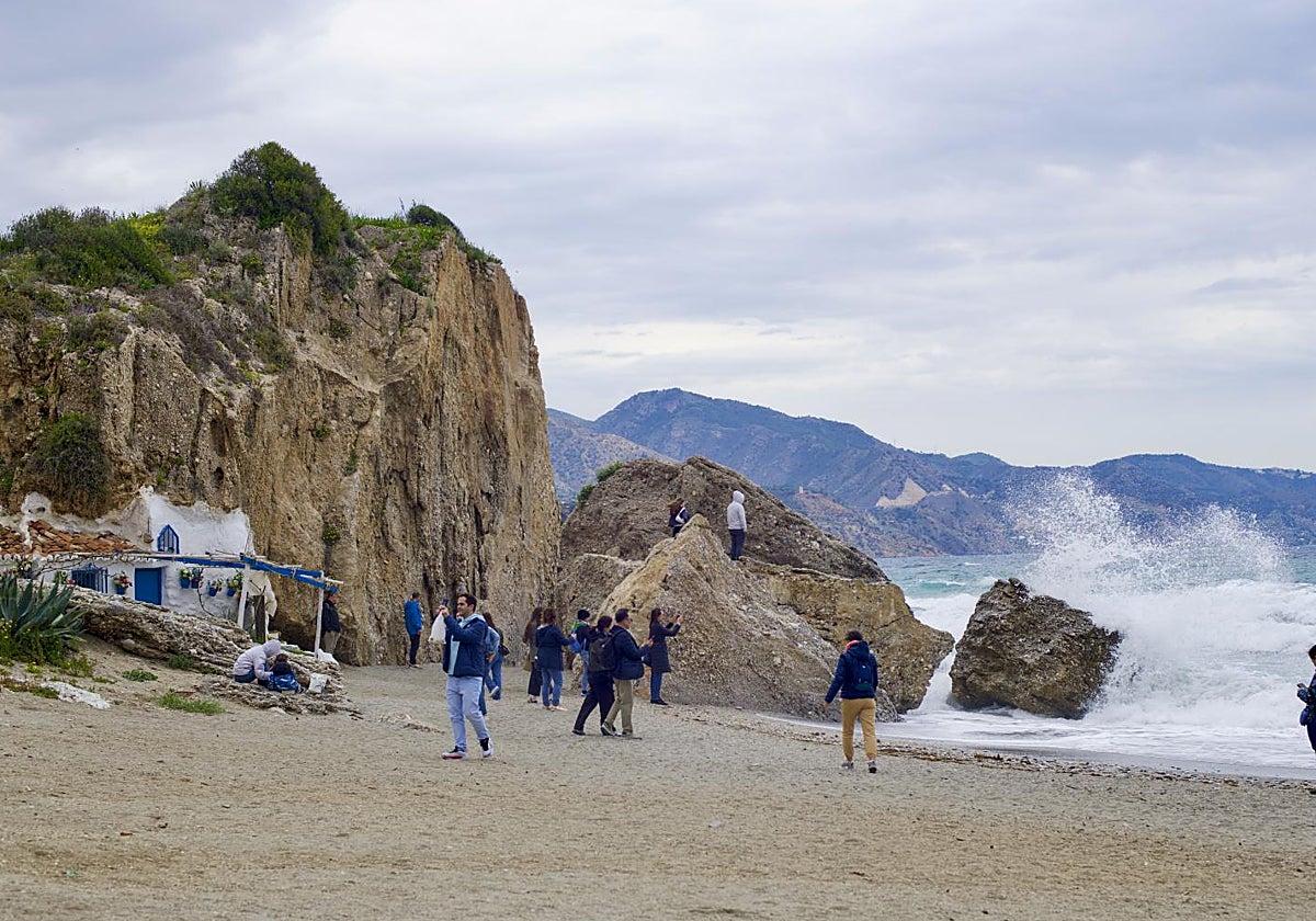Una imagen de una playa de Nerja