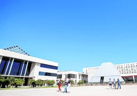 Empresarios del Parque Joyero exigen la «inmediata puesta en marcha» de varias plantas solares para el recinto