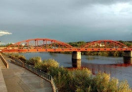 Cortes de tráfico hasta el jueves en el entorno del puente Reina Sofía de Talavera por el rodaje de una película