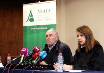 Asaja, harta de que «nadie ha hecho nada» por la plaga de conejos, irá a los tribunales: «Las togas les harán cambiar de opinión»