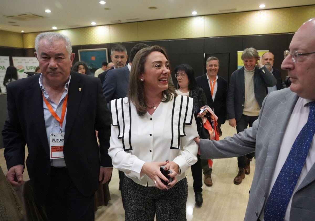 La consejera de Agricultura y Ganadería, María González Corral, ayer en el congreso de UPA Castilla y León