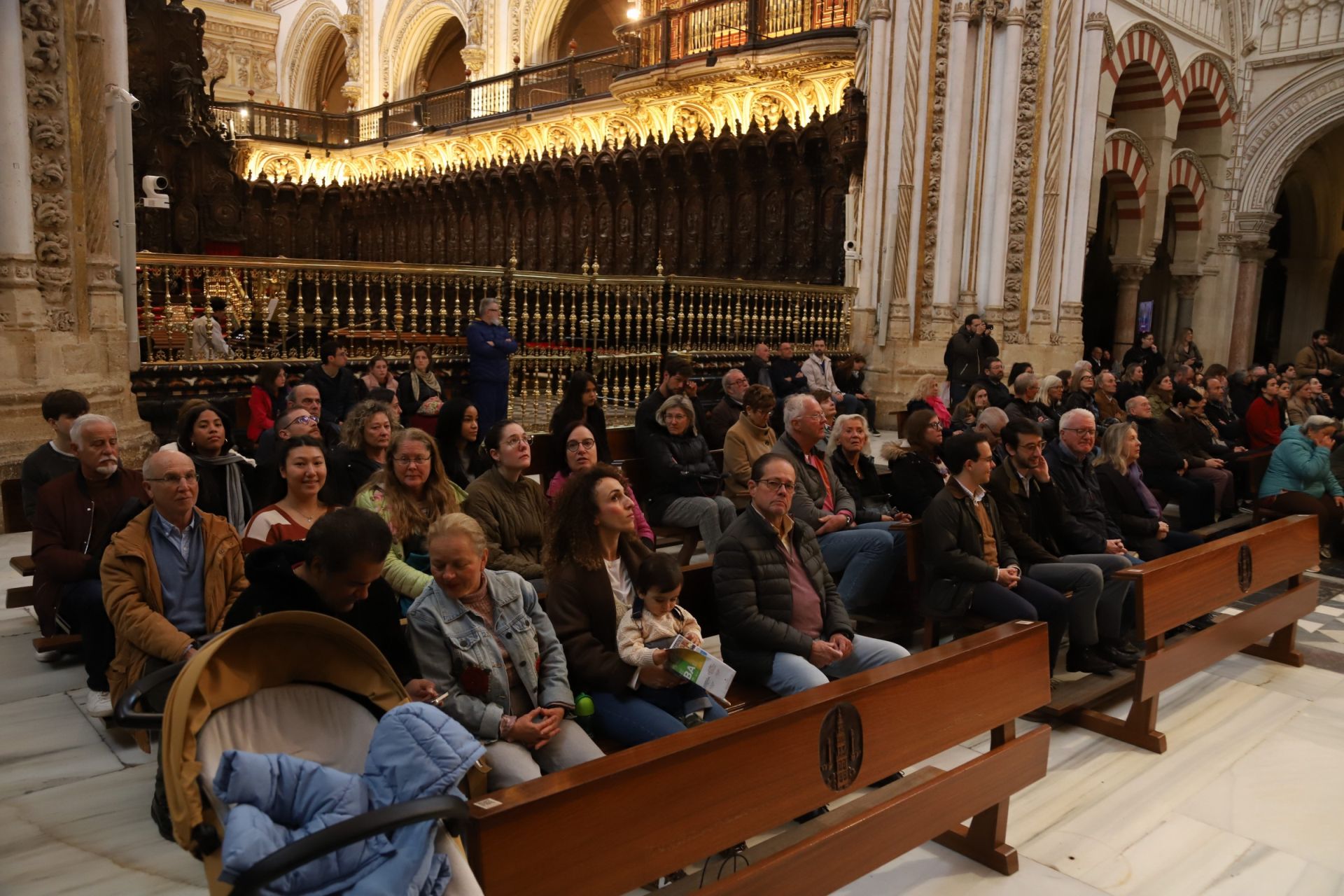 La misa del Miércoles de Ceniza en la Catedral de Córdoba, en imágenes