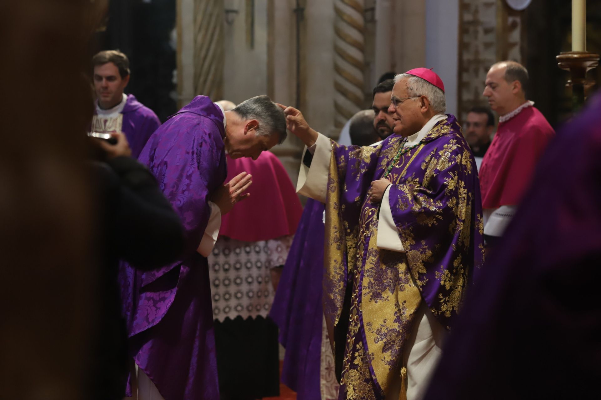 La misa del Miércoles de Ceniza en la Catedral de Córdoba, en imágenes