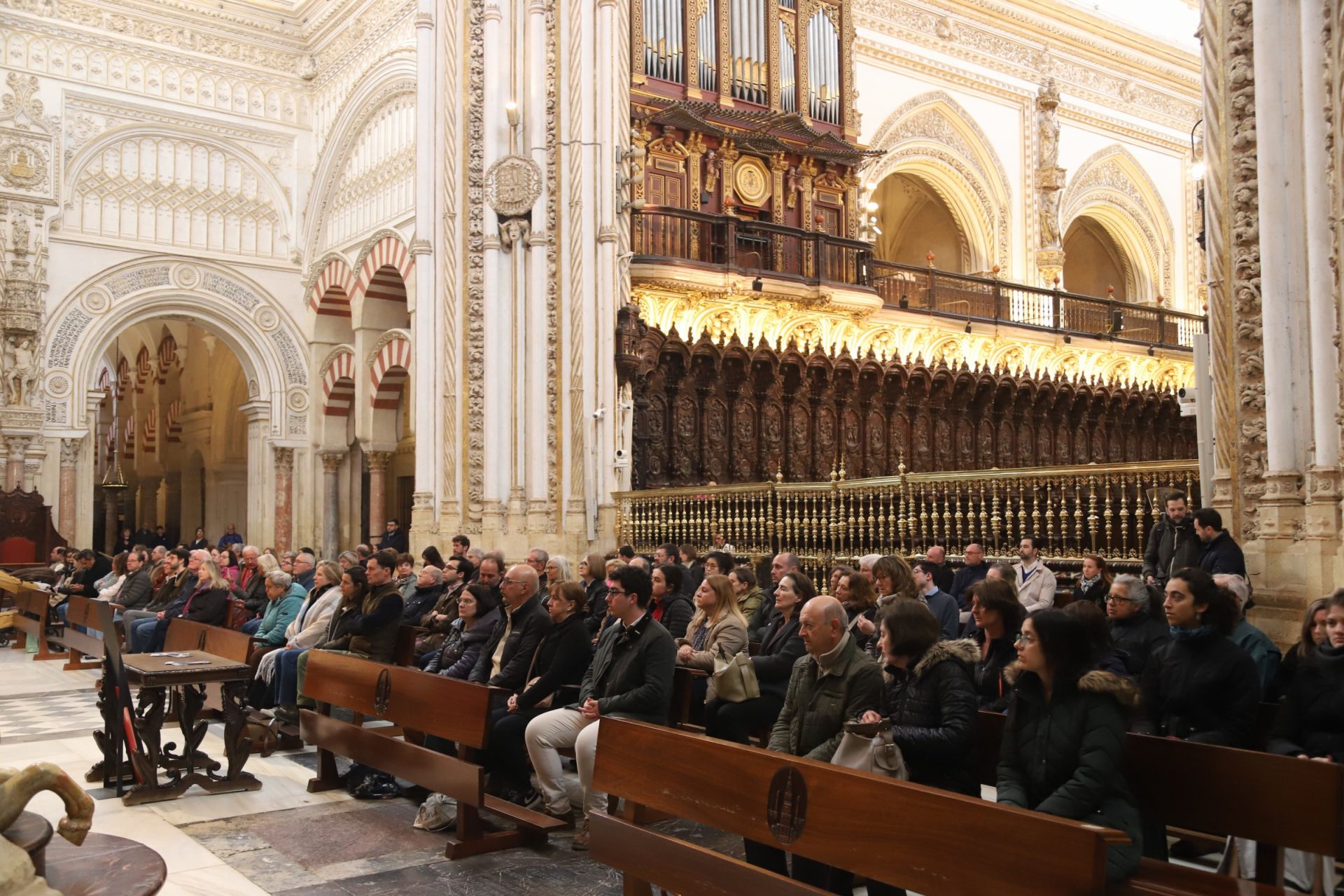 La misa del Miércoles de Ceniza en la Catedral de Córdoba, en imágenes