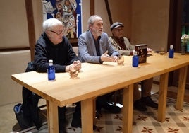 Miguel Larriba utiliza a los turistas de los siglos XVIII y XIX para visionar el Toledo de la época