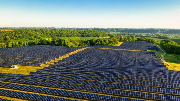 Viridi invertirá 65 millones en una planta solar de 102 megavatios en Cabra