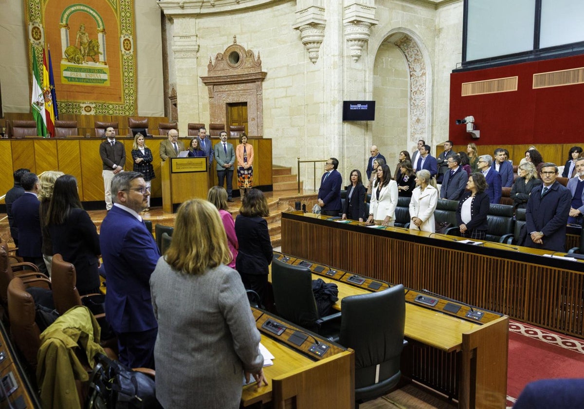 Lectura del manifiesto por el 8-M en el pleno del Parlamento