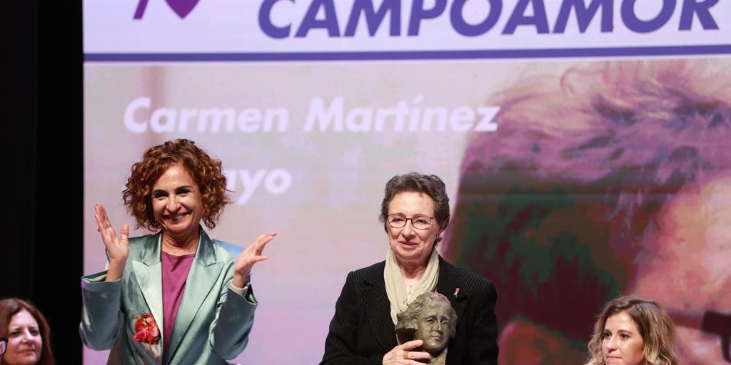 María Jesús Montero se muestra «muy orgullosa» de Aguayo, Chaves, Griñán y «otros compañeros» condenados en el caso ERE