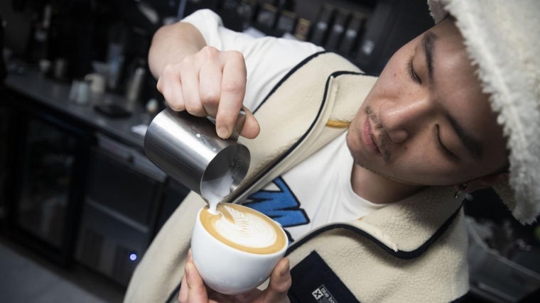 Kike Ying, dueño de Hanso Coffee, con dos establecimientos en el centro