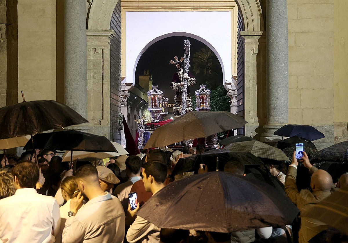 El Señor de los Reyes, el Domingo de Ramos de 2024, marcado por la lluvia