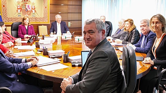 La Abogacía del Estado pide al Constitucional que aparte a Macías del recurso de Junqueras por no amnistiar la malversación