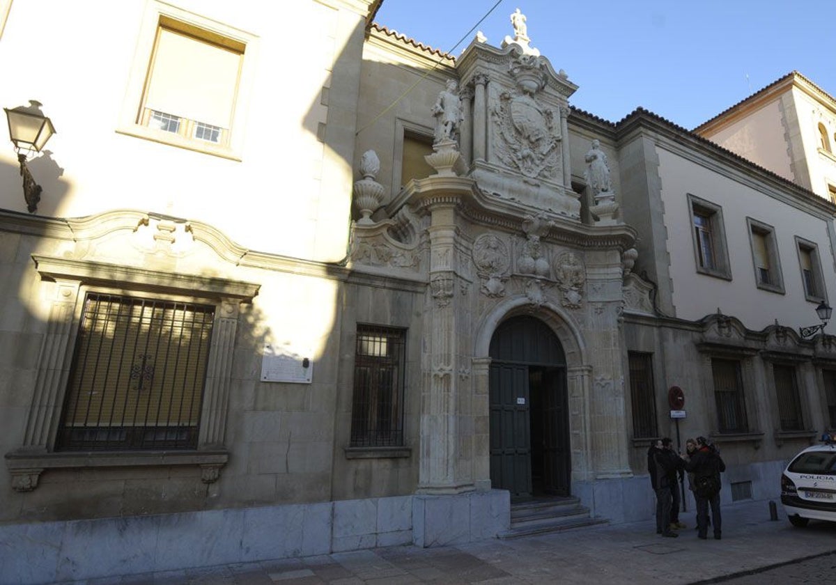 Condenado a seis años de prisión el joven que encerró a su ex pareja en el maletero de un coche