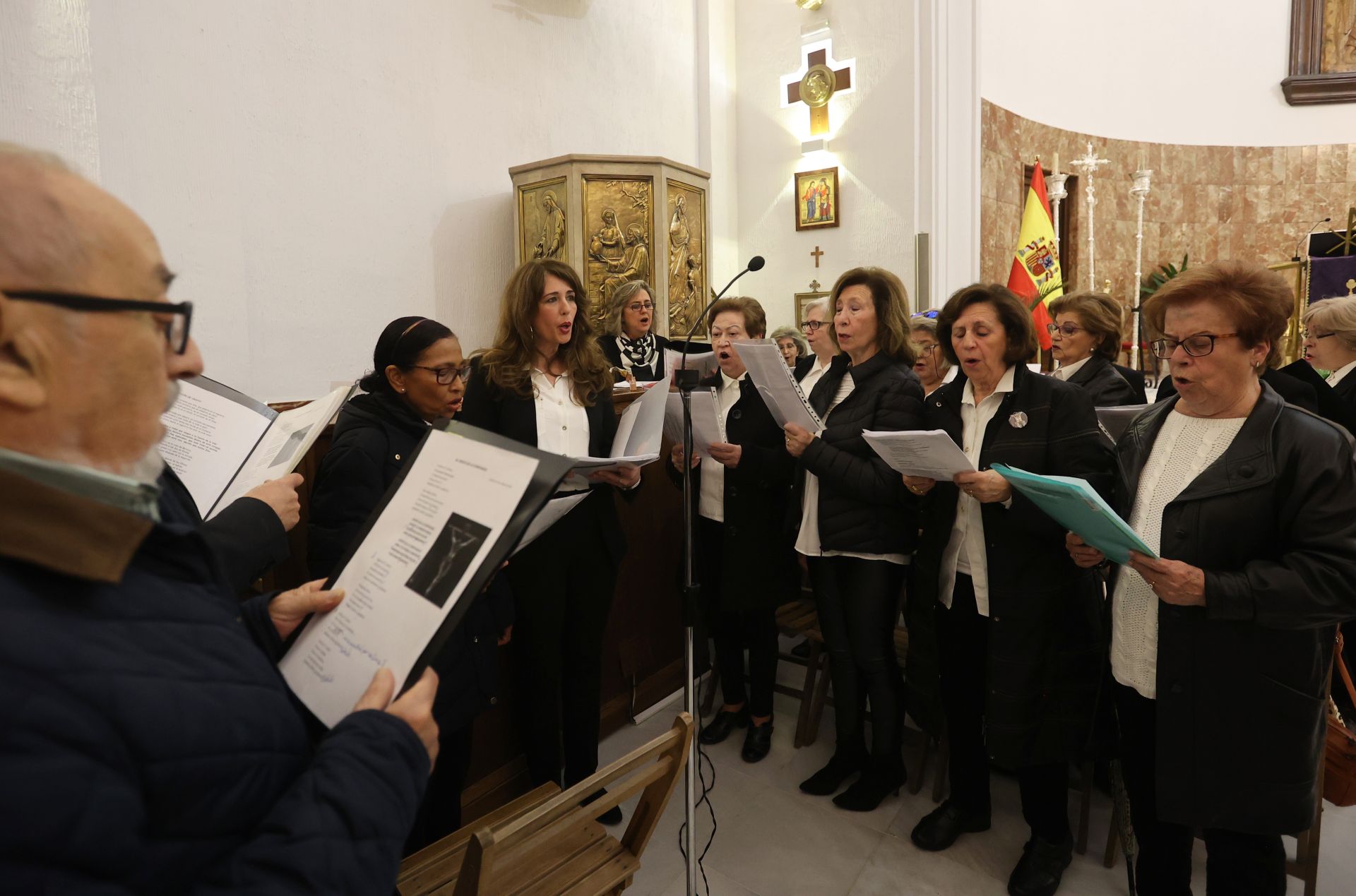 La bendición de la obra pictórica de Rafael Castejón para el Cristo de la Confianza de Córdoba, en imágenes
