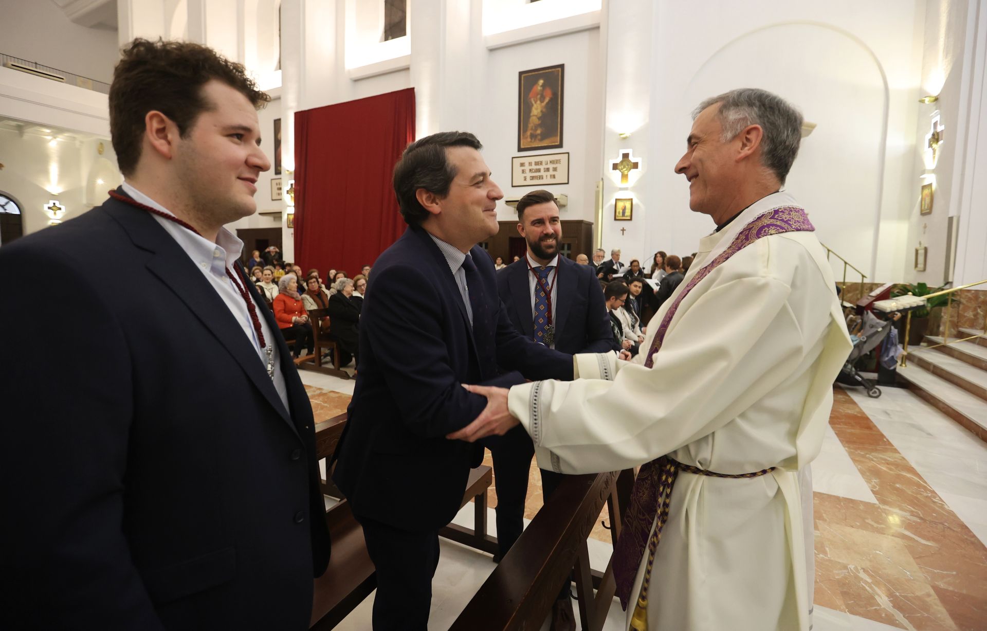 La bendición de la obra pictórica de Rafael Castejón para el Cristo de la Confianza de Córdoba, en imágenes