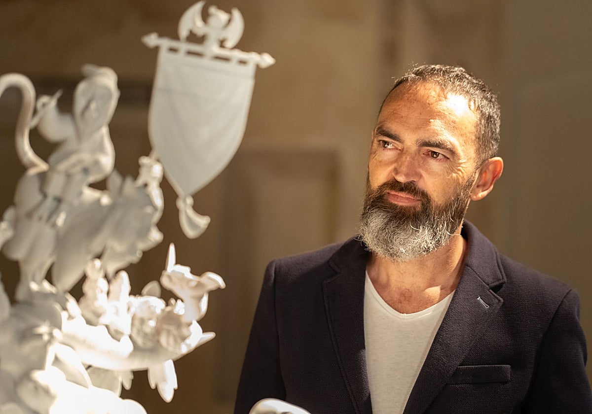 Fallas 2025: el Centre del Carme de Valencia explora en una exposición la «trastienda fallera» del artista José Santaeulalia