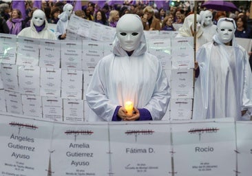 La doble manifestación del 8-M en Valencia lanza críticas por la gestión de la dana