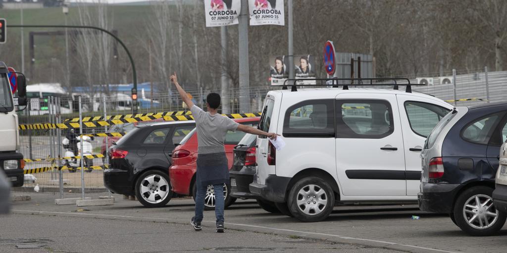 Los vecinos del barrio cordobés del Arcángel lanzan un grito de socorro contra los gorrillas