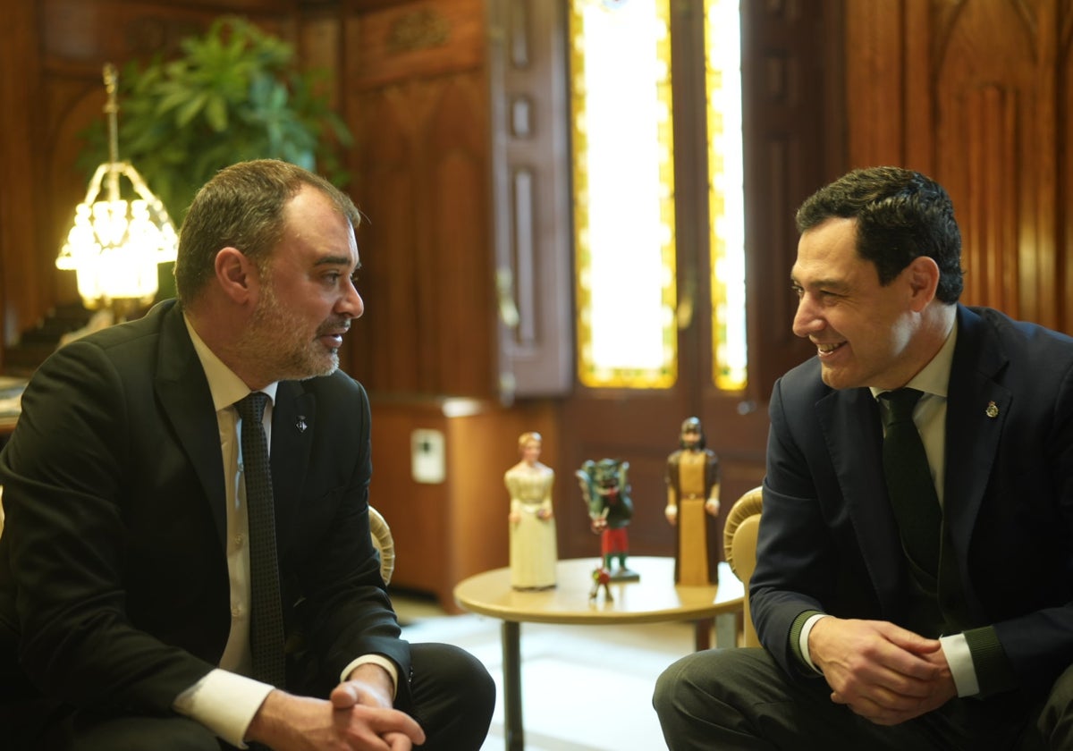 Juanma Moreno, con el alcalde de Tarrasa, Jordi Ballart