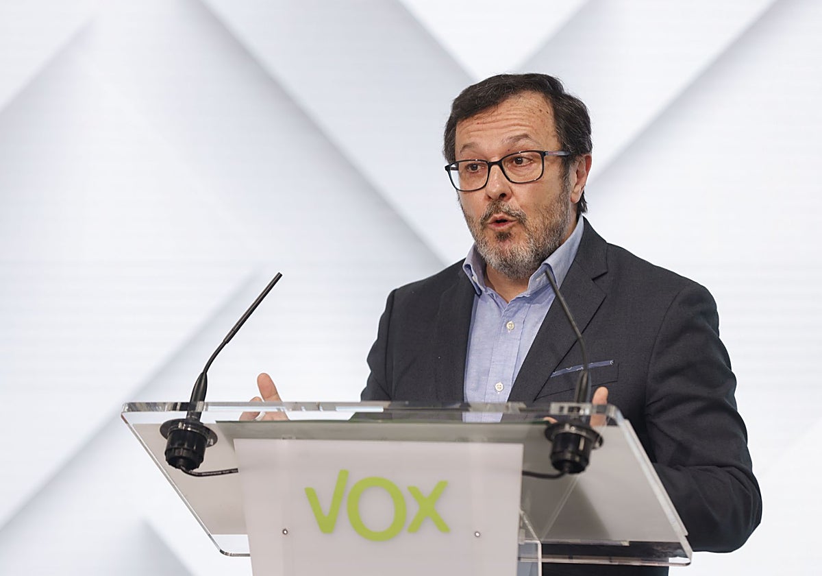 El portavoz nacional, José Antonio Fúster, en rueda de prensa