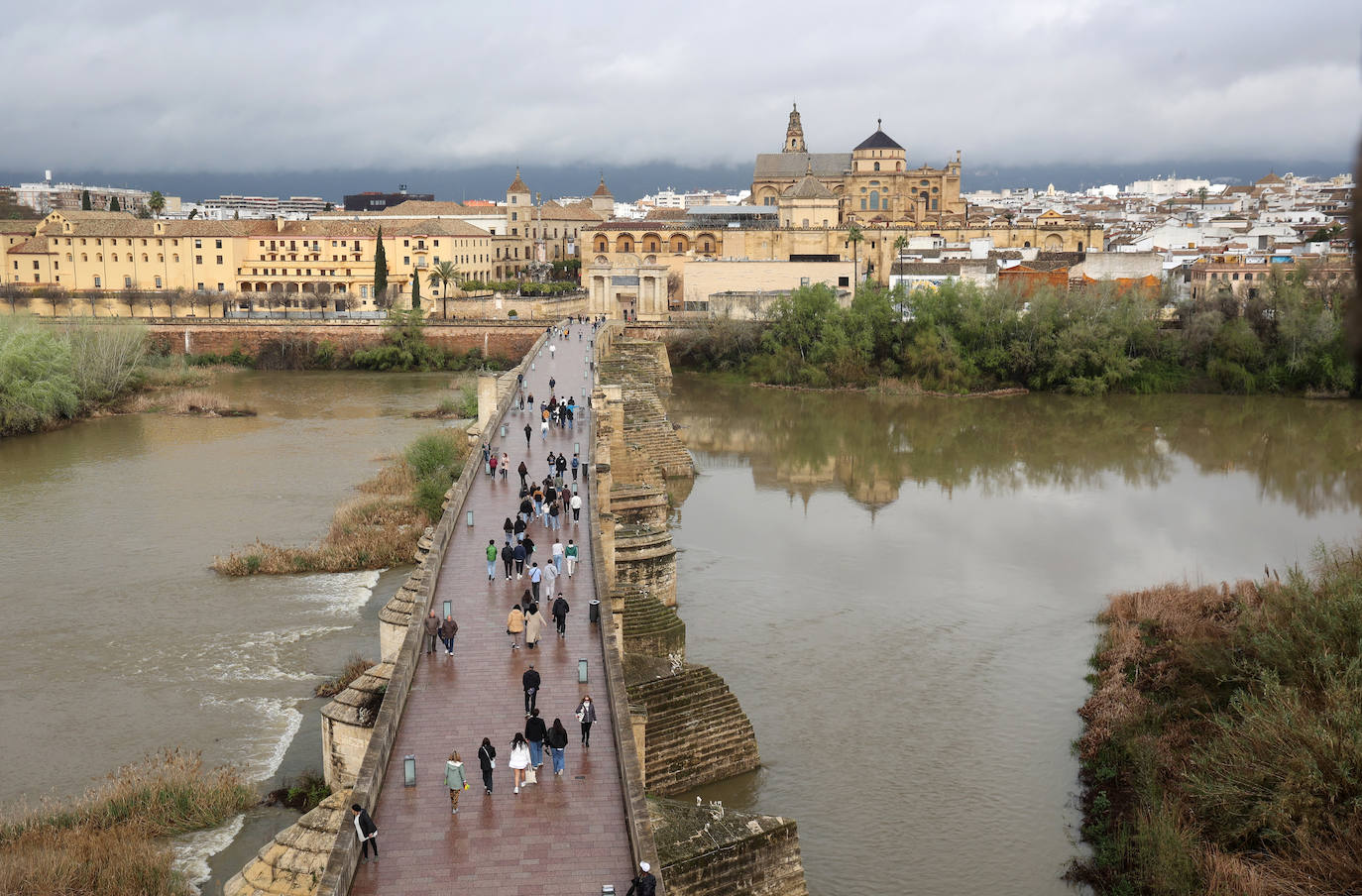 La notable crecida del río Guadalquivir, en imágenes