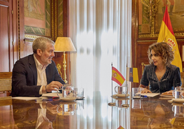 Clavijo se reúne en Madrid con María Jesús Montero para garantizar la financiación del reparto de menores migrantes