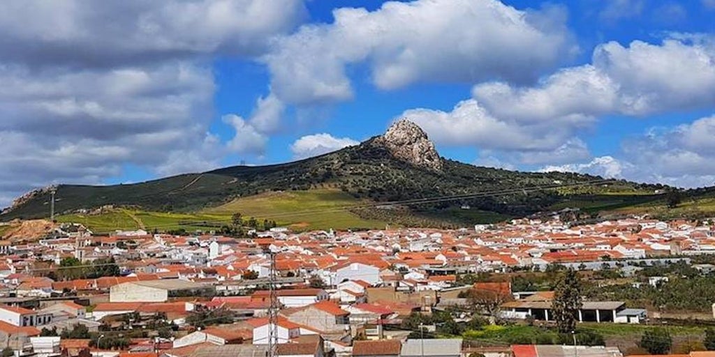 Venden una casa gigante en Córdoba por 60.000 euros: «Estas paredes ya no se hacen»