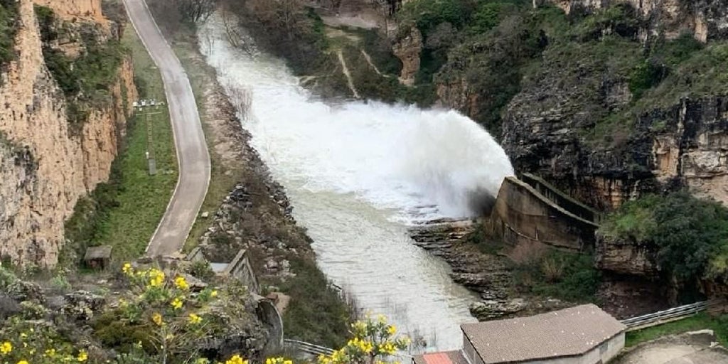 La CHT alerta de la «situaciones hidrológicas muy peligrosas» en siete estaciones de aforo de la región