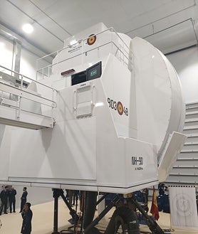 Imagen secundaria 2 - Imágenes del simulador de vuelo del NH90 en la base de Cuatro Vientos